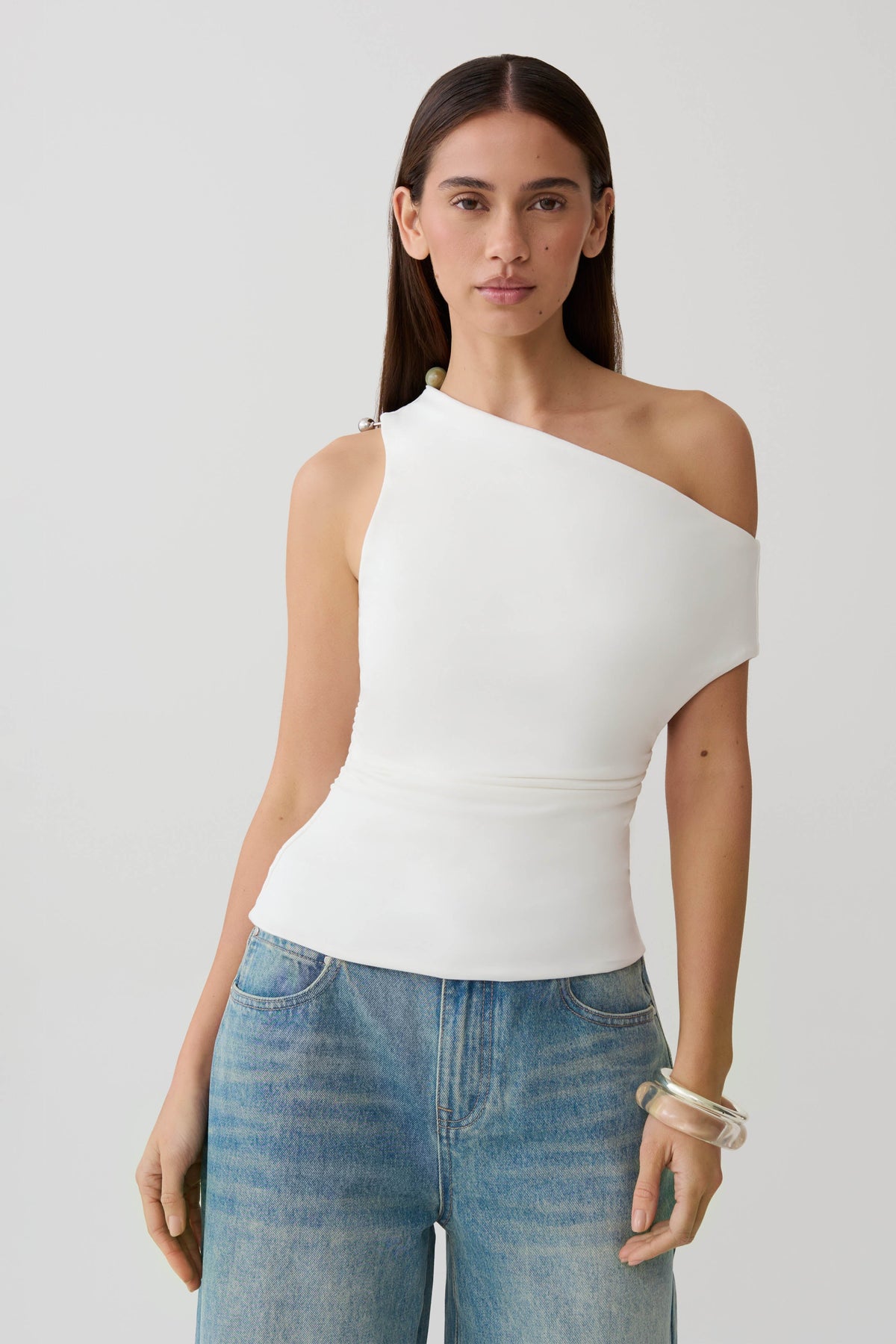 Yuna Short Sleeve Draped Hardware Top - Ivory
